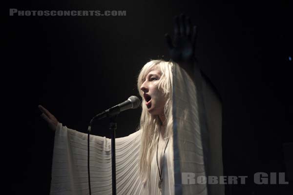 ZOLA JESUS - 2011-09-28 - PARIS - Point Ephemere - 